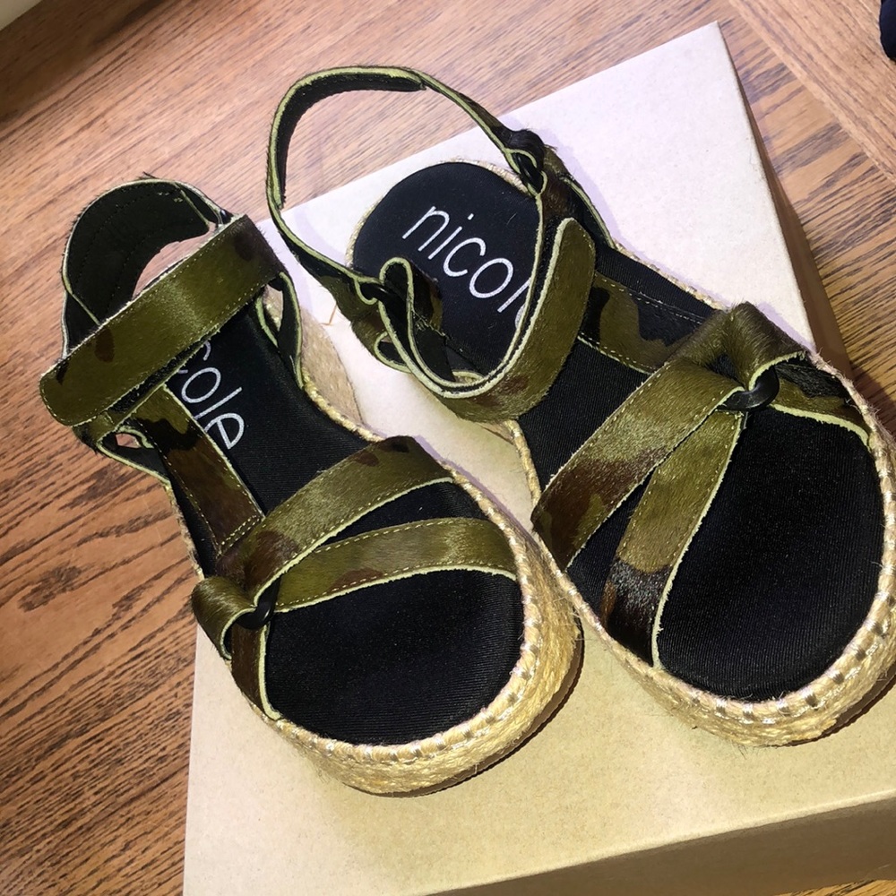 NWT Nicole camo wedge heel sandals.